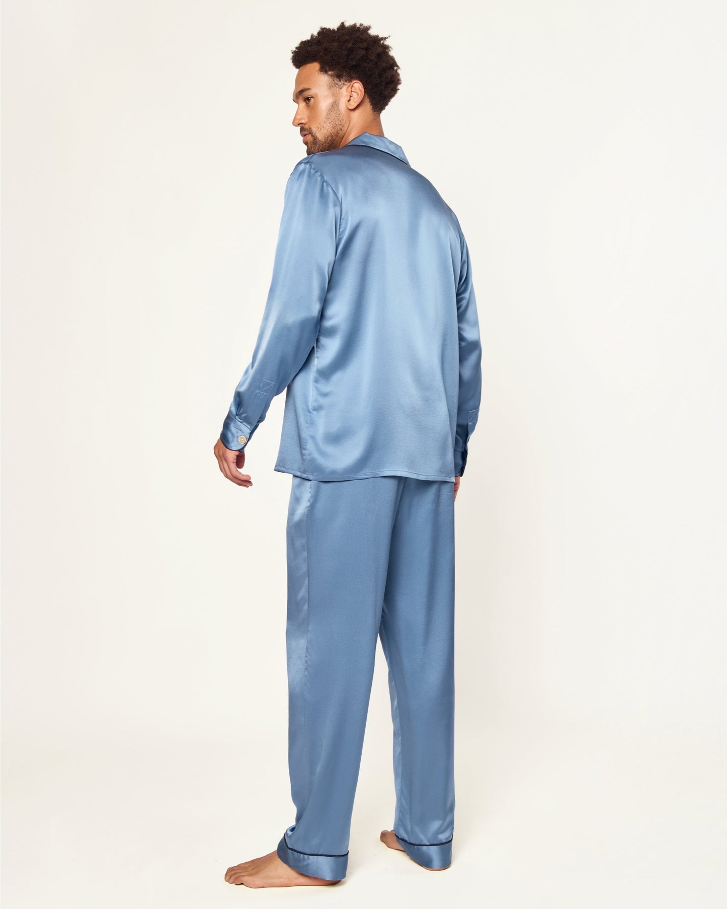 Ensemble de pyjama en soie bleu mystique