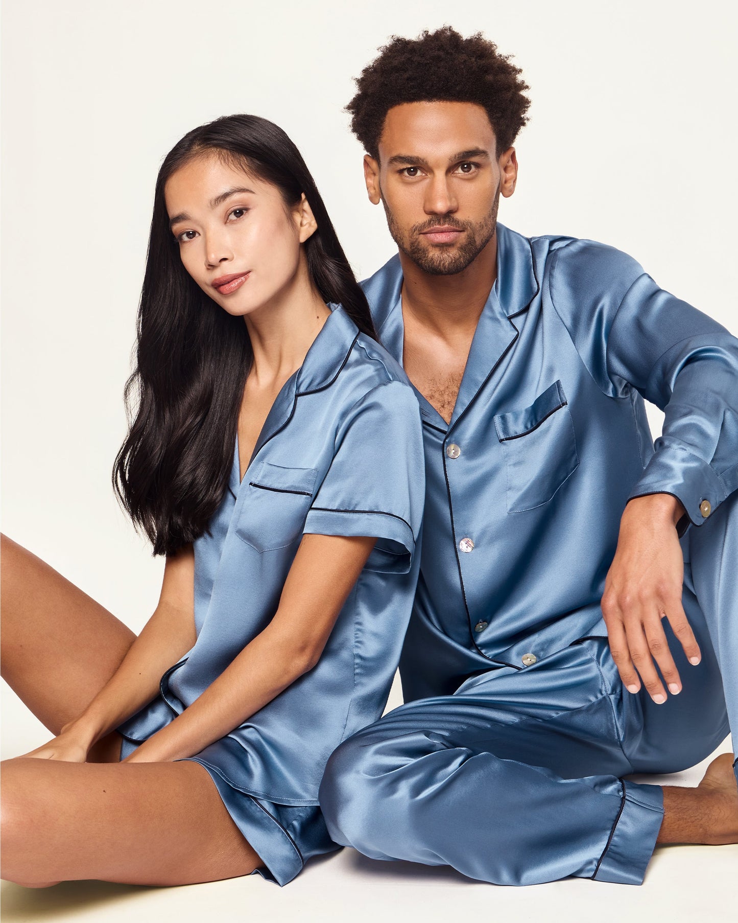 Ensemble de pyjama en soie bleu mystique