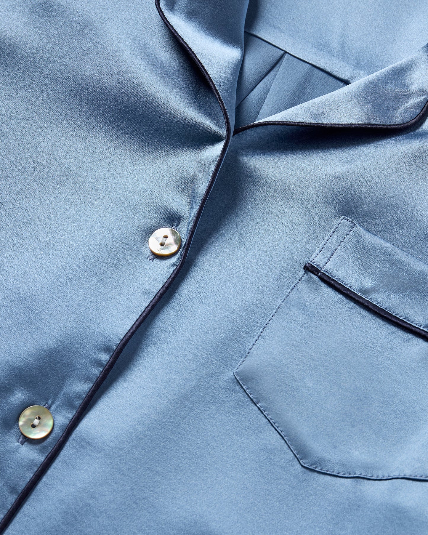 Ensemble de pyjama en soie bleu mystique