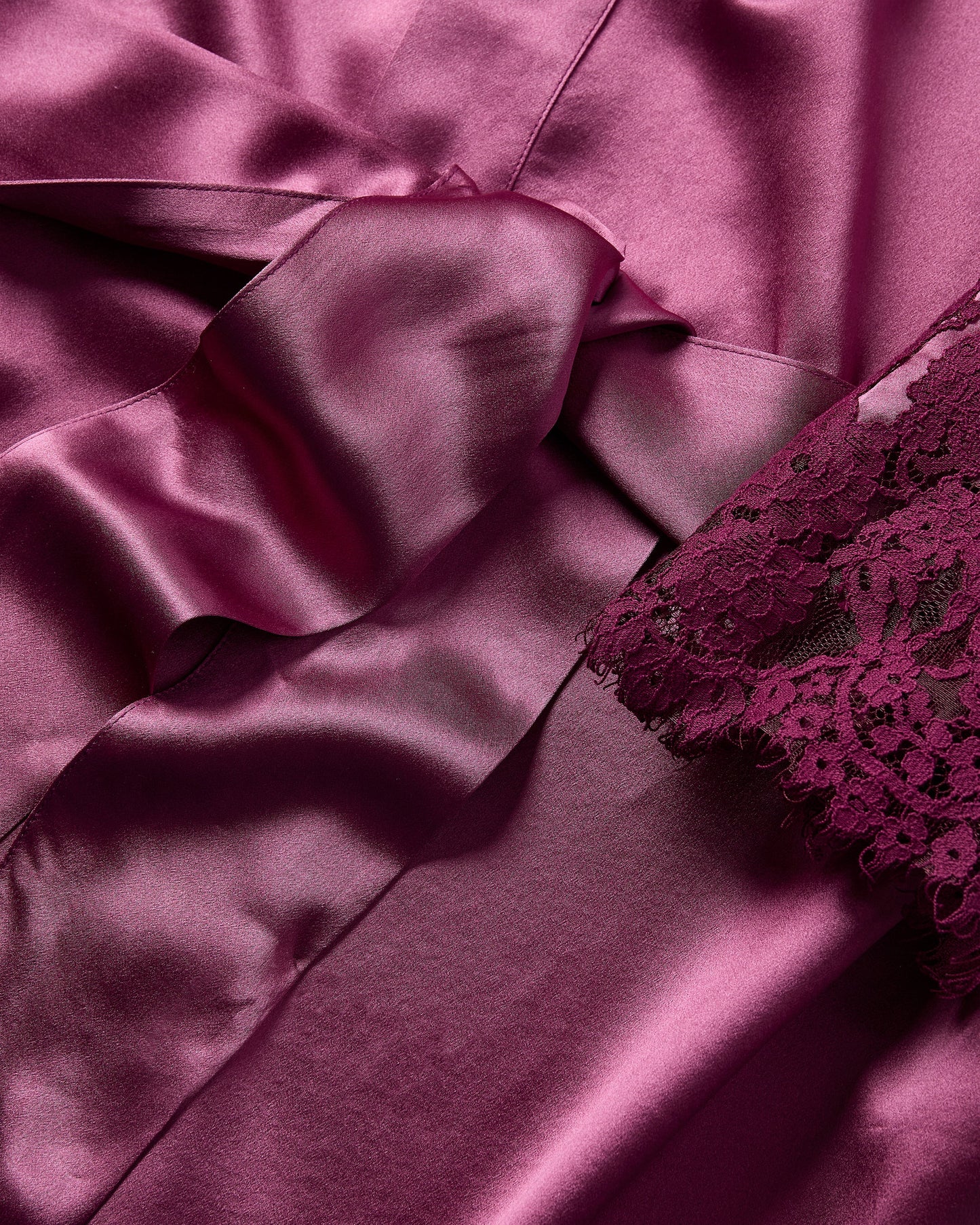 Robe de chambre en dentelle bois de rose